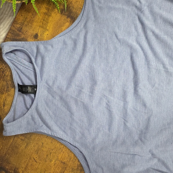 Yogalicious Open Back Tank - Picture 7 of 9